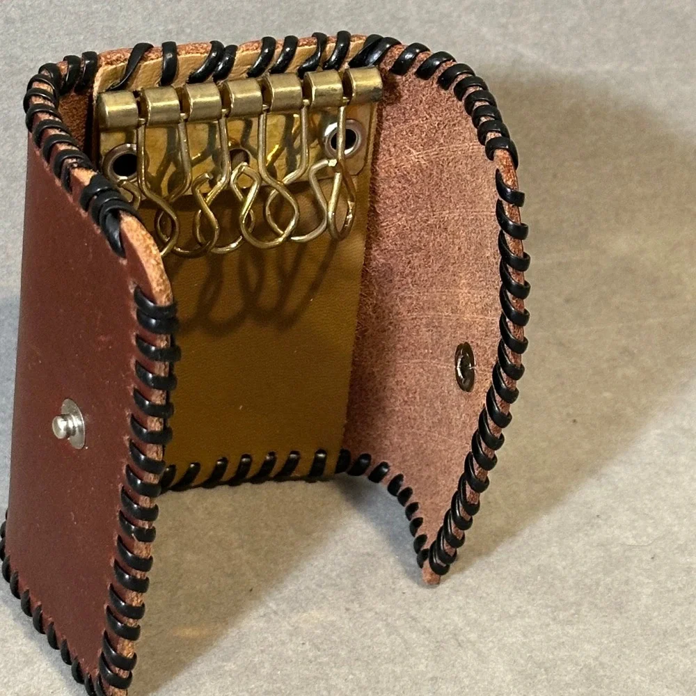 Vintage Brown Leather Key Case 6 Hook Holder Whipstitch Detail Snap Closure